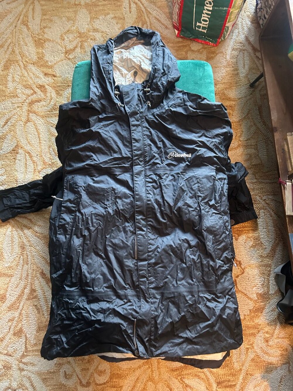 Cloudveil Size XL outer waterproof shell jacket